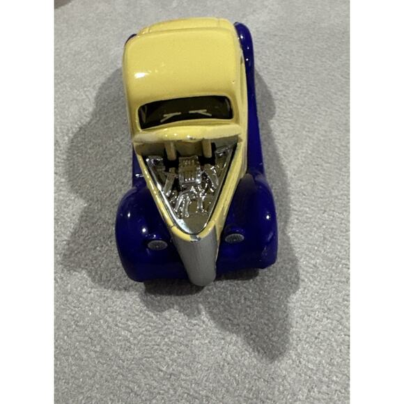 Lot Of 3 Maisto Die Cast Cars Toy Cars Vehicles Colorful - Picture 3 of 9